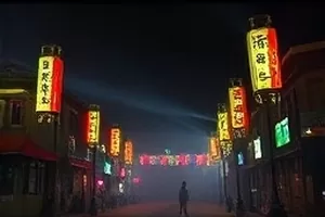 《四月果核》短片封面,桌面上剖开的青桃与果核